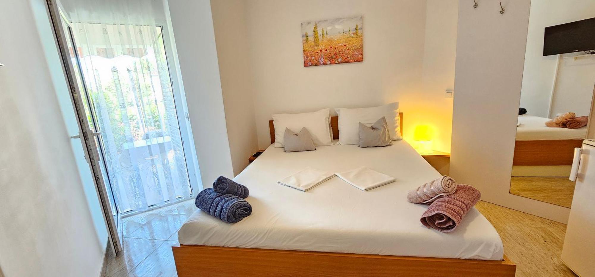 Apartment Tonci Novalja Buitenkant foto